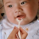 ユニバーサルスプーン ののじ 離乳食スプーン　食べる人のことを考えたカトラリー